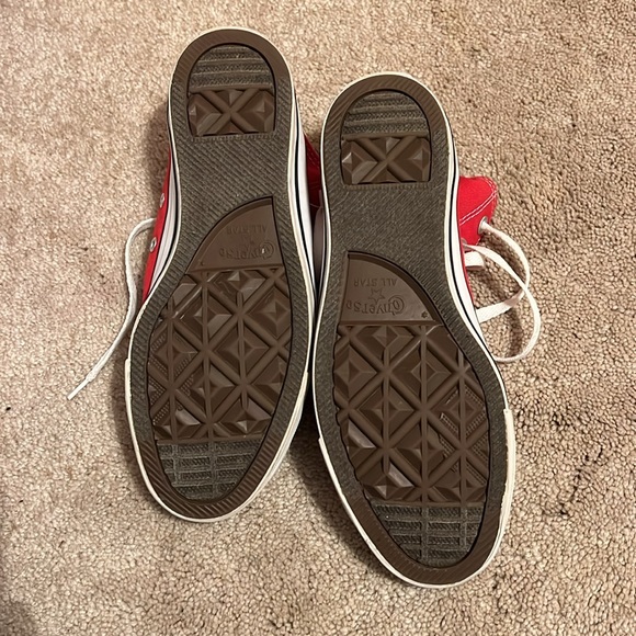 Red Converse women’s 8.5 great condition. - Picture 3 of 3
